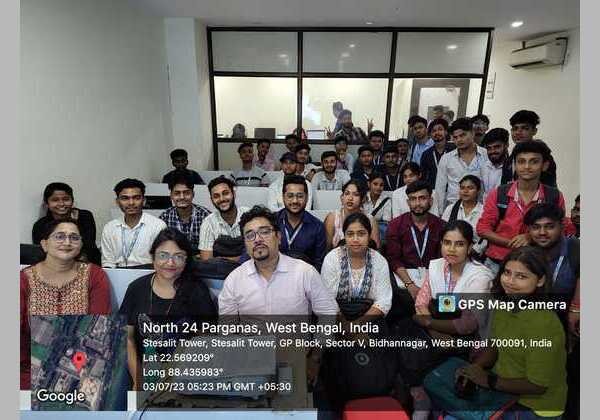 CSE students visit Euphoria Genx for hands-on training on web development using PHP and MySql